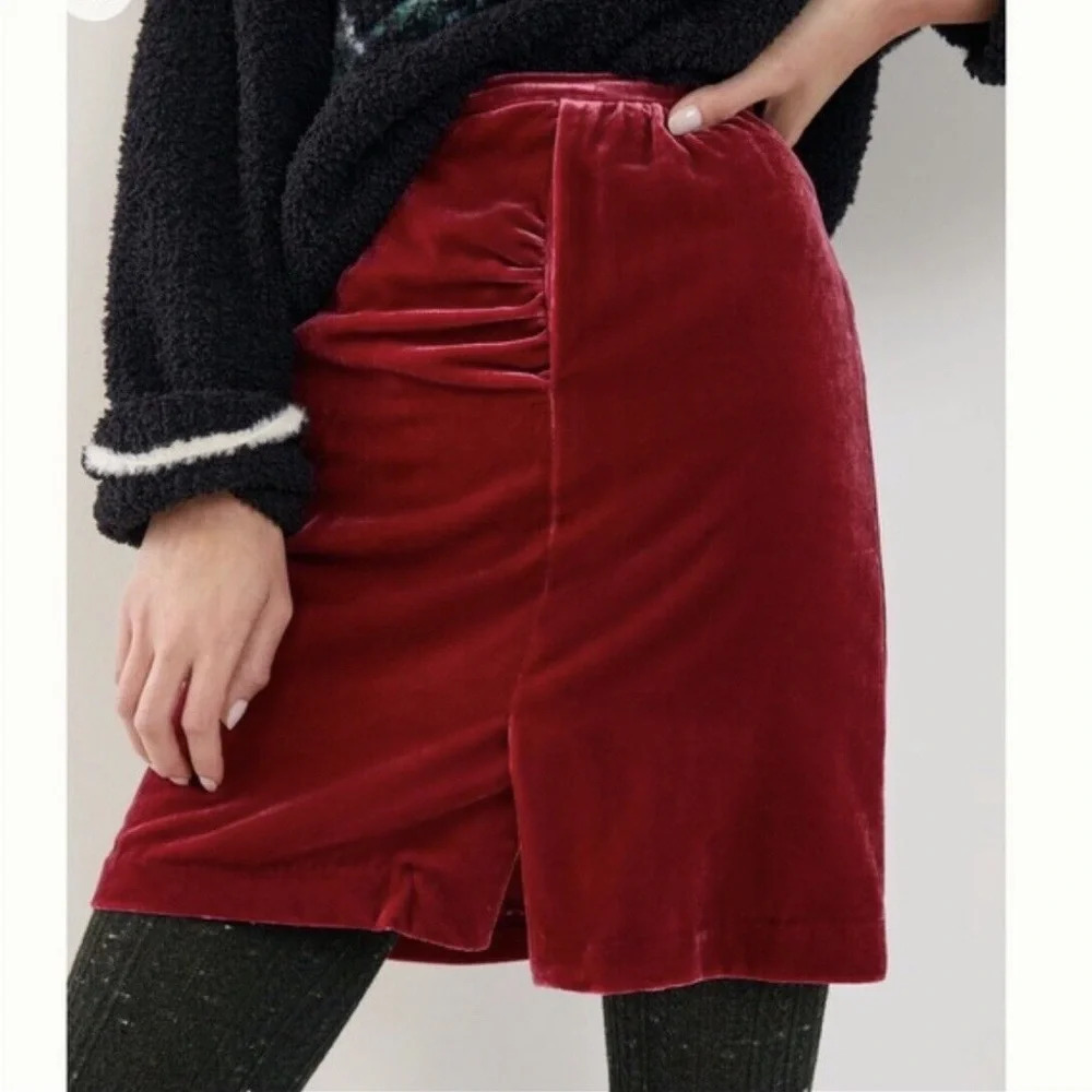 Anthropologie Montie Connie Red Raspberry Velvet Mini Skirt Holiday Party SZ 12